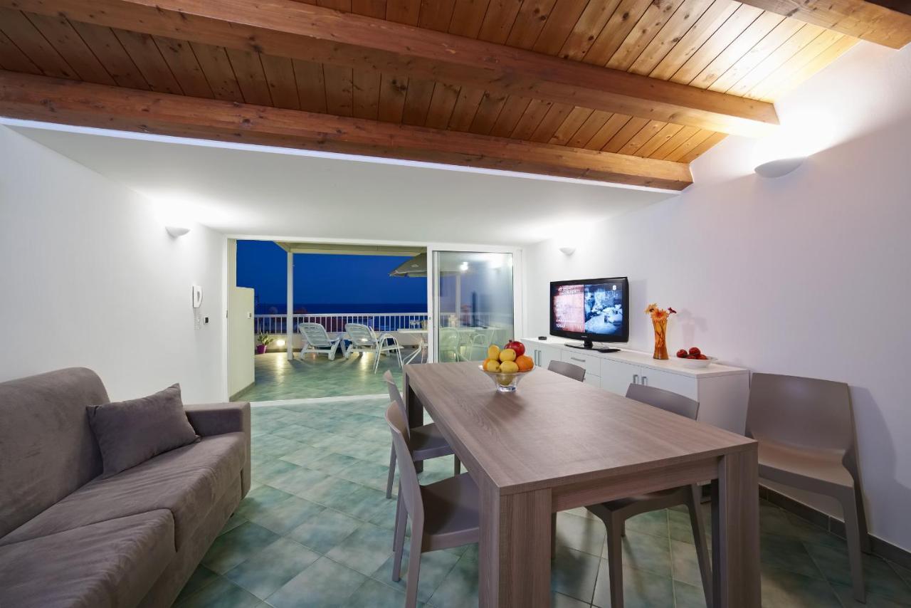 Archimede, Appartamento Con Vista In Centro A Marina Di Ragusa Ngoại thất bức ảnh